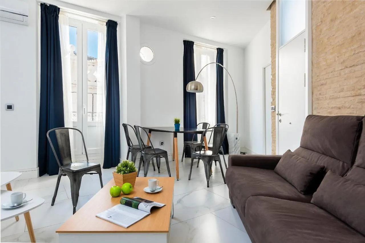Apartamentos Adriano Sevilla 0*,  España