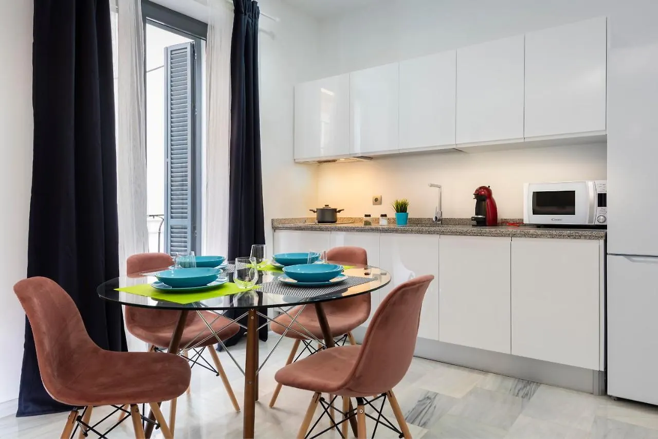 Apartamentos Adriano Sevilla 0*,  España